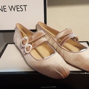 Women's Flats w/box